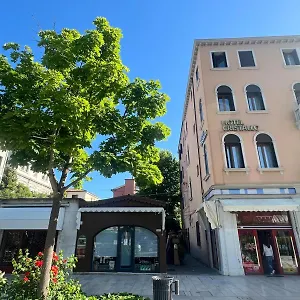 https://hotel-cristallo-venice-lido.hotelinveneto.com